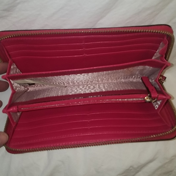 Kate Spade  Grand Street Neda wallet

Fushia/Pink - Picture 3 of 4